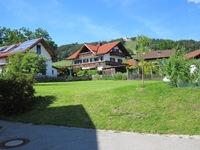Wohnimmobilie Kauf Mehrfamilienhaus Ruhiges Eckgrundstück in guter Lage von Hohenpeißenberg mit schönen Fernblicken. Verkaufszeit ca. 2 Monate