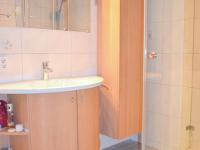 Wohnimmobilie Kauf Erdgeschosswohnung 3 Zimmer Wohnung mit durchdachtem Grundriss, Terrasse, kleinem Garten und Einzelgarage in Gerlingen