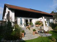 Wohnimmobilie Kauf Einfamilienhaus Gepflegtes Ein- bzw. Zweifamilienhaus mit Garage in sonniger Lage von Kipfenberg (Altmühlta)