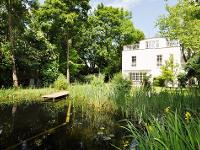 Wohnimmobilie Kauf Burg/Schloß/Bauernhaus/Villa/Herrenhaus/Landhaus/Reiterhof MODERNE VILLA mit SCHWIMM-BIOTOP
