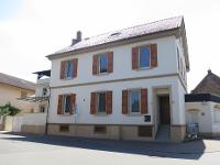Wohnimmobilie Kauf Mehrfamilienhaus Großzügiges Wohn- und Geschäftshaus mit Flair und TOP-Zustand