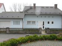 Wohnimmobilie Miete Einfamilienhaus ERSTBEZUG NACH SANIERUNG Einfamilienhaus mit Garage und tollem Garten!