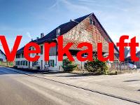 Wohnimmobilie Kauf Denkmalgeschütze Immobilien/Neubauvorhaben/Wohnanlage/Immobilienfonds Das freistehende, ehemalige 7-Zimmer-Bauernhaus in L-Form mit einseitig angebauter Scheune mit zwei Ställen und