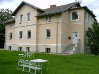 Wohnimmobilie Kauf Mehrfamilienhaus 4 Wohneinheiten und ein traumhafter Garten in historischer Fabrikantenvilla