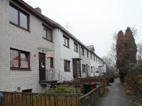 Wohnimmobilie Kauf Reihenhaus 6-Zimmer MRH mit Keller, Garten und Stellplatz in zentraler Lage