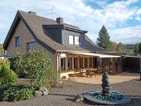 Wohnimmobilie Kauf Einfamilienhaus Bad Münstereifel-Iversheim: Solide und sehr gepflegt mit wunderschönem Garten