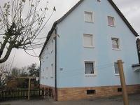 Wohnimmobilie Kauf Mehrfamilienhaus - interessantes Anlageobjekt für Investoren - Wohnhaus mit 6 Wohnungen, jeweils 2 Zimmer, Küche, Bad - Nebengebäude wurde zur Wohnung umgebaut und ist vermietet - v