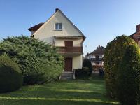 Wohnimmobilie Kauf Einfamilienhaus Das Haus liegt in Bad Homburg Obereschbach, gute Lage, ruhig und mit schönem Umfeld. Der Garten besticht durch seine Größe und hat die perfekte Sonnenausrichtung