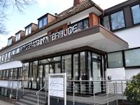 Gewerbeimmobilie Büro/Praxis Kompetenz auf engstem Raum: Das Wendthaus ist ein unscheinbares Gebäude an der Alster zwischen Winterhude und Eppendorf. In diesem Gebäude der 50er Jahre findet sich die g