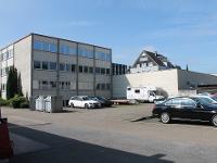 Gewerbeimmobilie Büro/Praxis Vermietetes Bürohaus mit PKW-Stellplätzen auf großem Grundstück