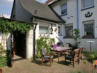 Wohnimmobilie Kauf Einfamilienhaus Zum Wohlfühlen: Zweifamilienhaus für Single/Pärchen je Einheit oder Einfamilienhaus für Großfamilie