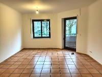 Wohnimmobilie Miete Erdgeschosswohnung Ruhiges und angenehmes Wohnen * zwei Balkone * Carport