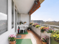 Wohnimmobilie Kauf Etagenwohnung Entrümpeln, renovieren und einziehen - 6. Etage: Balkon-Weitblick ins Grüne +TG-Stellplatz