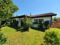 Exklusive Immobilie Einfamilienhaus Auf einer Ebene - Bungalow mit entzückendem Gartenidyll