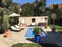 Wohnimmobilie Kauf Einfamilienhaus Sehr gepflegtes Einfamilienhaus mit großem Grundstück, mediterranem Flair, Swimmingpool u. v. m.