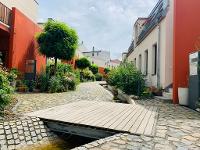 Wohnimmobilie Kauf Erdgeschosswohnung Traumhafte Wohnanlage - Wunderschöne 4-Raum-Wohnung mit Parkett, Terrasse, Garten, Tageslichtbad und Gäste-WC