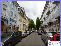 Wohnimmobilie Kauf Etagenwohnung Diese ETW verfügt über 94 m² Wohnfläche und einem rückwärtigen Balkon mit Blick in die großen Gärten der Jugendstilhäuser und Gründerzeithäuser dieses Viertels . Das H