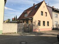 Wohnimmobilie Kauf Einfamilienhaus Solides 1-2 Familienhaus mit Potential auf 452m² Grundstück!