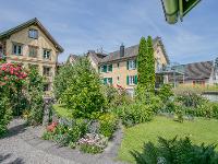 Wohnimmobilie Kauf Einfamilienhaus EFH mit wunderschöner Gartenanlage