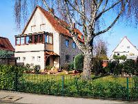 Wohnimmobilie Kauf Etagenwohnung In dem gepflegten Mehrfamilienhaus aus dem Jahre 1948 verteilen sich die zu verkaufenden 92 m² auf zwei Wohnungen im 1. und 2. Obergeschoss. Der Garten kann mitbenutzt