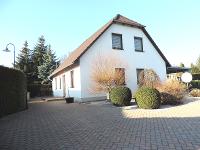 Wohnimmobilie Kauf Einfamilienhaus Neuwertiges Einfamilienhaus mit viel Platz für die die Familie