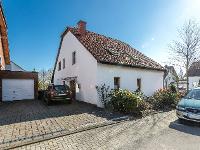 Wohnimmobilie Kauf Einfamilienhaus 2-Familienhaus mit DG Studio – beste Lage