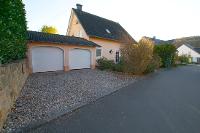 Wohnimmobilie Kauf Einfamilienhaus Sehr schönes EFH mit PV-Anlage