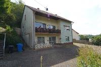 Wohnimmobilie Kauf Einfamilienhaus Solides Einfamilienhaus mit gutem Platzangebot und attraktiven Ausbaureserven.