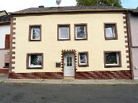 Wohnimmobilie Kauf Reihenhaus Reihenmittelhaus mit großen Grundstück und Nebengebäude