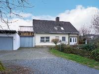 Wohnimmobilie Kauf Einfamilienhaus Gemütliches Einfamilienhaus mit großezügigem Platzangebot, Nebengebäude und PV-Anlage!