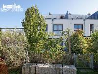 Wohnimmobilie Kauf Reihenhaus Es handelt sich um ein tolles Townhouse über 4 Etagen in zentraler Lage in Fürth. Dieses wurde 2011 gebaut und liegt als Teil eines Gesamtensembles mit Häusern und Wohnun