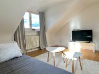 Wohnimmobilie Kauf Dachgeschosswohnung Schickes Stadtdomizil in der Landeshauptstadt