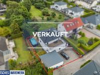 Wohnimmobilie Kauf Einfamilienhaus Neuwertige Stadtvilla mit Einliegerwohnung und Pool in begehrter Lage von Oststeinbek bei Hamburg