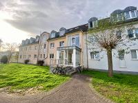 Wohnimmobilie Kauf Erdgeschosswohnung Das Appartement befindet sich im Erdgeschoss einer beliebten Wohnanlage in zentraler Lage. Das Mehrfamilienhaus wurde 1994 von einem namenhaften Bauträger erricht