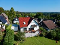 Wohnimmobilie Kauf Einfamilienhaus Viel Platz für die ganze Familie in bester Lage am Falkenberg