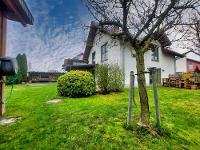 Wohnimmobilie Kauf Einfamilienhaus Willkommen im perfekten Zuhause für Ihre Familie! Dieses charmante Landhaus bietet nicht nur helle Räume und eine moderne Ausstattung. Entdecken Sie Ihre persönliche