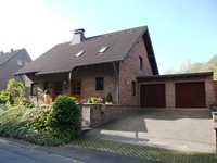 Wohnimmobilie Kauf Einfamilienhaus VERKAUFT !!! Nettes Pärchen mit Hund zieht im Sommer ins neue Eigenheim.