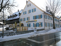 Wohnimmobilie Kauf Etagenwohnung Die im 2.Obergeschoss, Zentral gelegene ,ca.65m², 2,5 Zimmerwohnung, verfügt über Schlafzimmer, Kinderzimmer/Büro, einen Wohn-Essbereich mit Einbauküche, einer geräumi