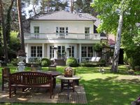 Wohnimmobilie Kauf Einfamilienhaus Exklusive Villa im klassizistischen Stil in Bestlage von Kleinmachnow