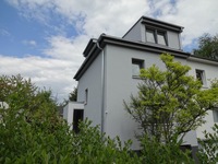 Wohnimmobilie Miete Doppelhaus Kernsanierte Doppelhaushälfte nach KfW-Standard. Moderne Tageslicht-Bäder, Granit- und Parkettböden, elegante Küche mit Einbauküche - offen zum Wohnbereich etc.