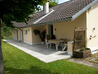 Wohnimmobilie Kauf Einfamilienhaus BJ: ca. 1940 (Hauptgebäude); spätere Anbauten- Saniert 2007 Wohnfläche: ca. 70m2 (Schätzwert) Aufbau Haus: - Bungalow - Mischmauerwerk + 100mm EPS 032 - Fenster / Tü