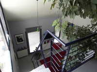 Wohnimmobilie Miete Etagenwohnung Vermietung einer Maisonettewohnung mit Galerie in einem Architekten- Wohn- und Geschäftshaus