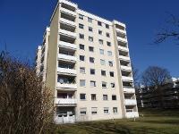 Wohnimmobilie Kauf Etagenwohnung Helle 3-Zimmer-Wohnung mit Wintergarten und Ausblick ins Grüne und die weitläufige Nachbarschaft. Die renovierte Etagenwohnung befindet sich im 6. OG eines gepflegten 