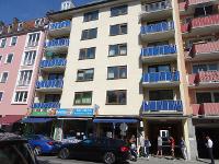 Wohnimmobilie Kauf Etagenwohnung Sonniges 1-Zimmer-Apartment im 2.Obergeschoss eines gepflegten Mehrfamilienhauses mit insgesamt 32 Wohnungen in toller Innenstadtlage. Das Mehrfamilienhaus verfügt übe